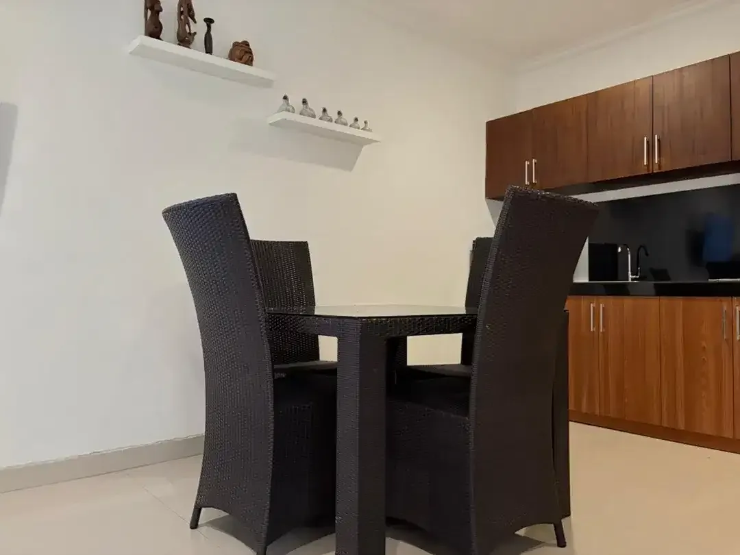 Villa 2 Kamar Tidur Lengkap dengan Perabot untuk Disewa di Dewi Sri - Image 4 of 10