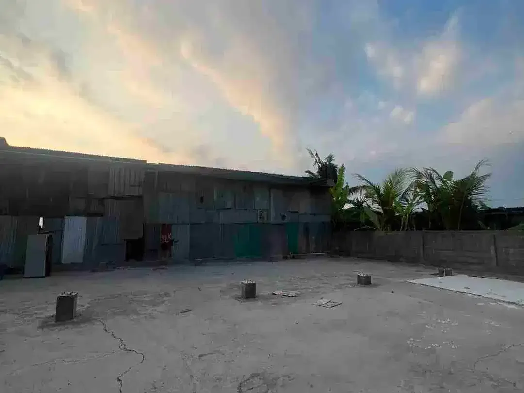 DISEWAKAN GUDANG DAN TANAH DI PINGGIR JL TUMBAK BAYUH SL - Image 1 of 4