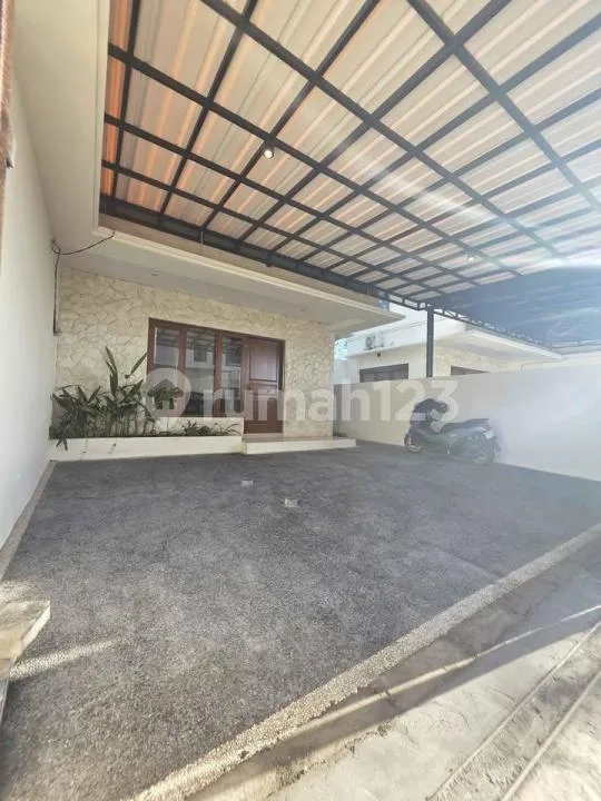 Rumah Kontrakan 3 Kamar Semi Furnished, Jimbaran - Image 2 of 4