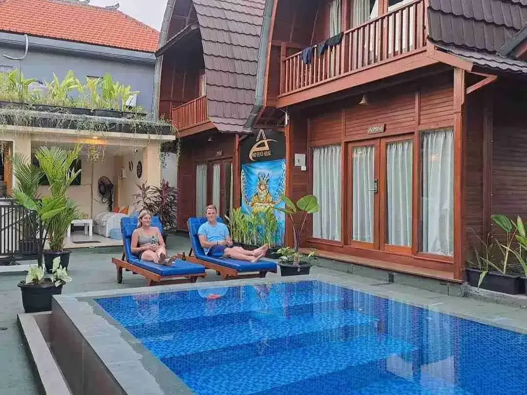 VILLA JOGLO UNTUK DIJUAL DI BATUBOLONG CANGGU BALI - Image 3 of 10