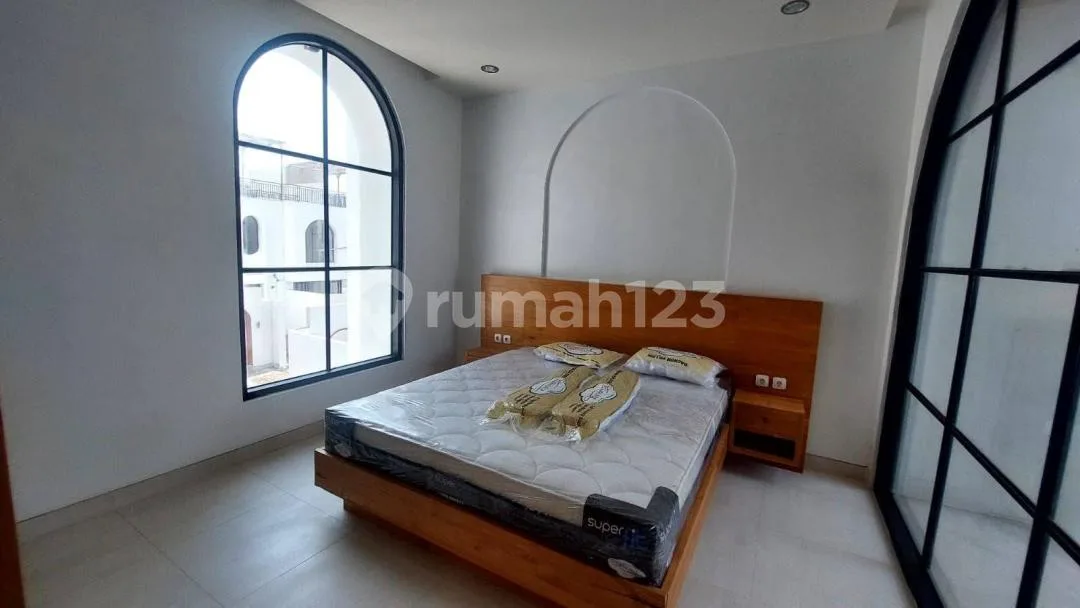 Villa Lengkap dengan Rooftop Kolam Renang Lokasi Premium Jimbaran - Image 2 of 4