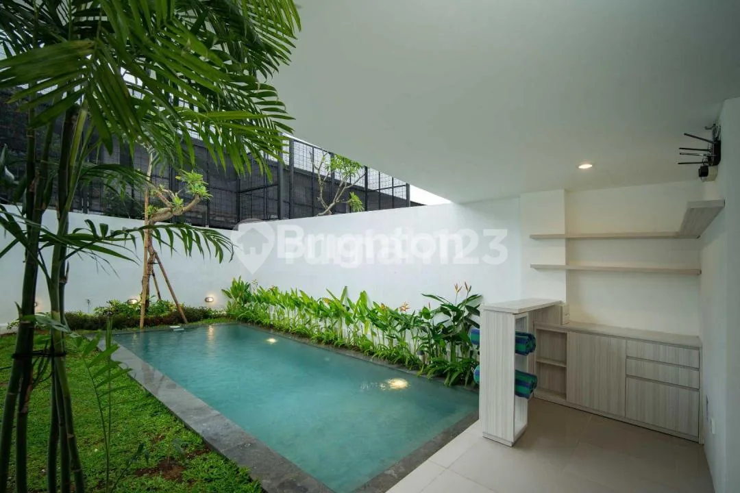 New Modern Luxury Villa Fully Furnished In Pererenan - Image 1 of 4