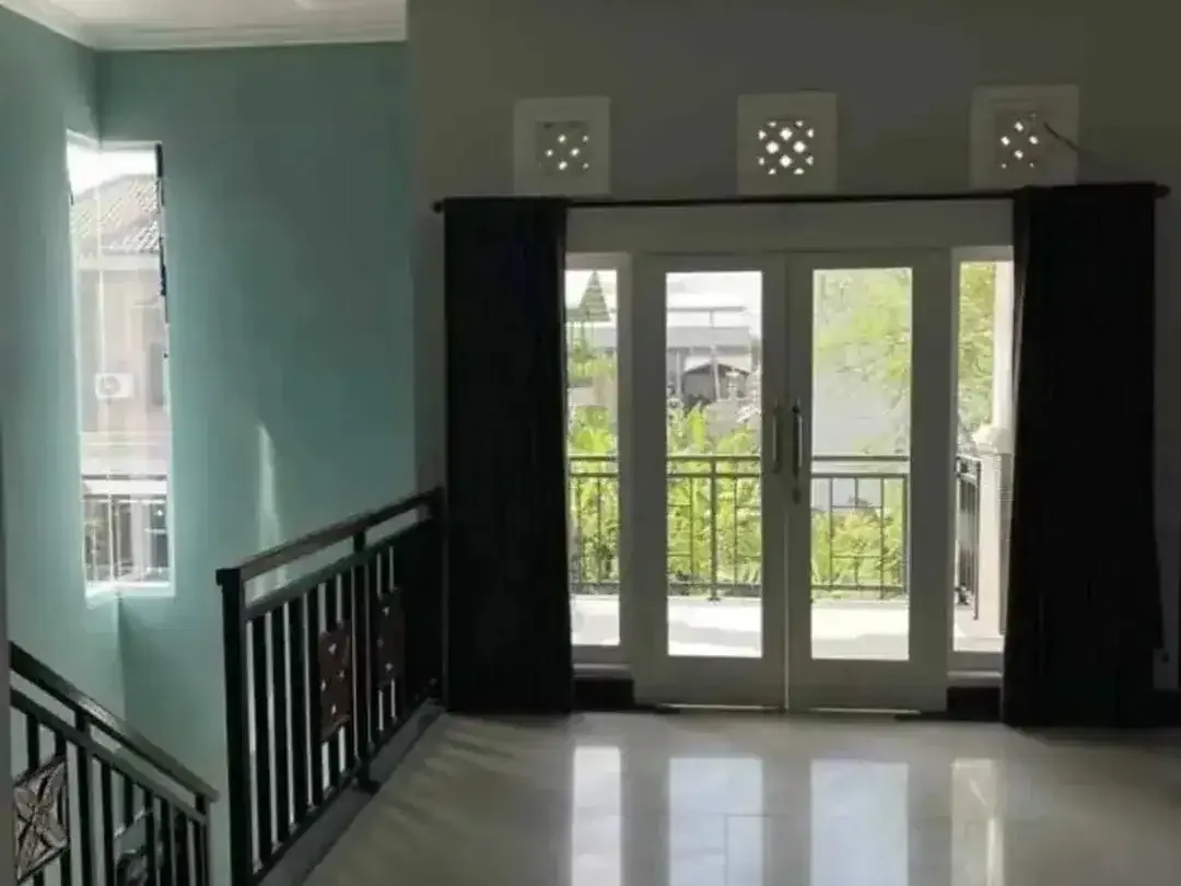 Dijual / Disewakan Rumah 2 Lantai 3 Kamar Tidur Full Furnished - Image 8 of 8