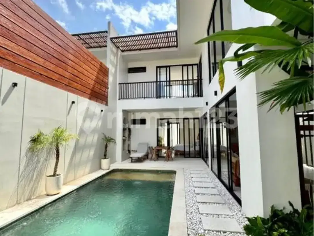 Tropical Modern Villa For Yearly Rent In Pererenan 2 Minutes From Beach - Image 2 of 5