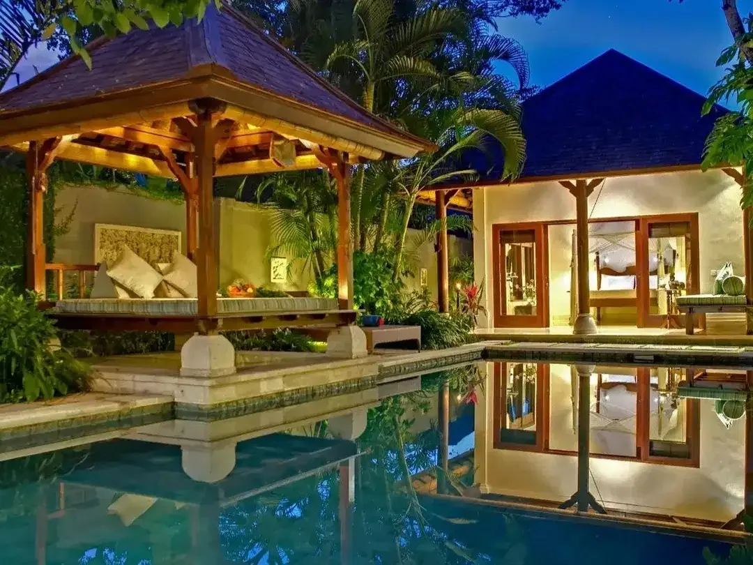 Villa Mewah Dengan Jarak Tempuh Jalan Kaki Ke Pantai Batu Bolong Canggu Bali - Image 1 of 10