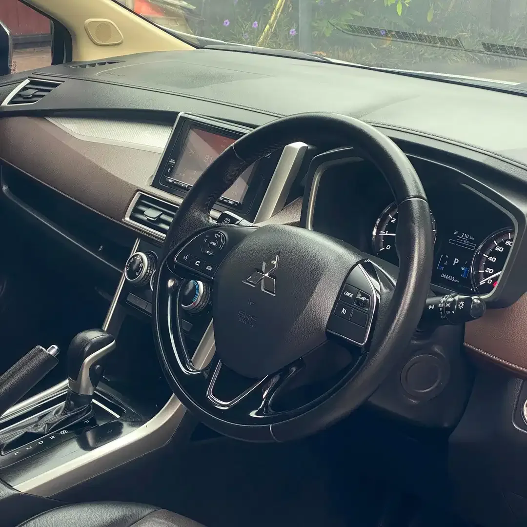 Mitsubishi Xpander Cross Premium 1.5 AT - 2019 - Image 7 of 9