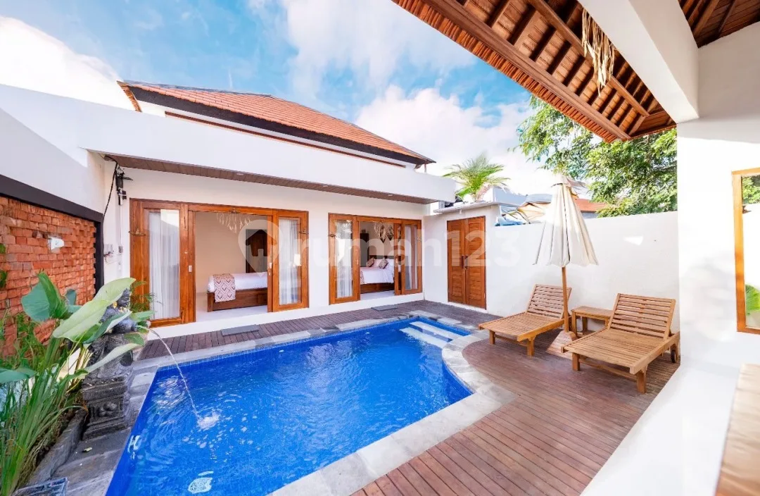 Villa Modern dan Cantik Siap Huni di Un - Image 1 of 4