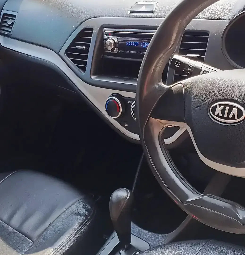 KIA PICANTO SE NEW MODEL AUTIMATIC ASLI BALI SIAP PAKAI - Image 8 of 9