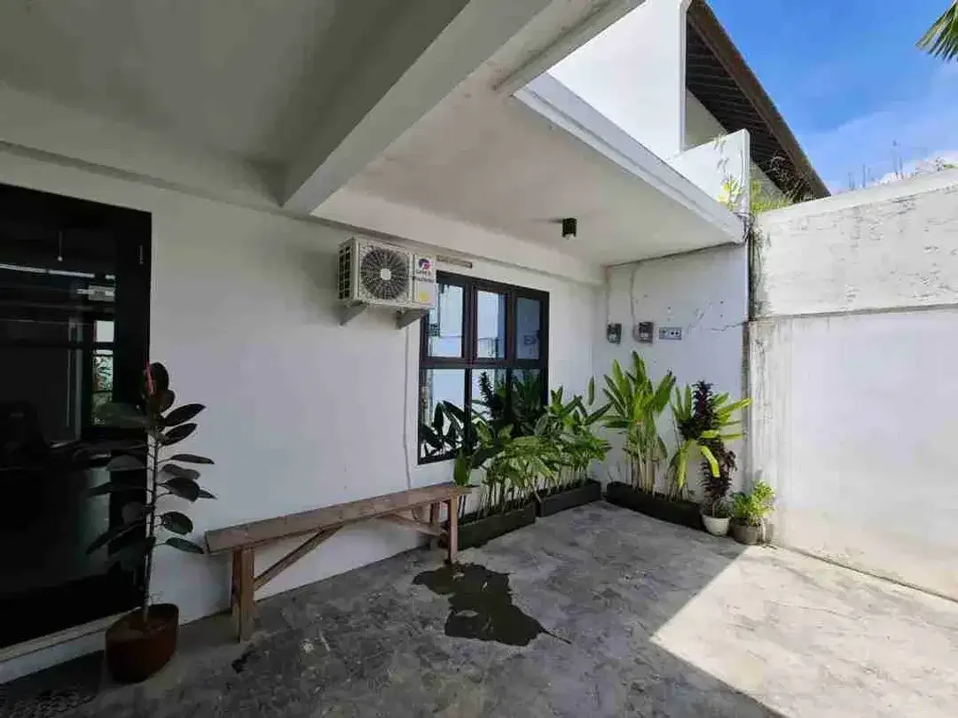 Rumah 2 Lantai 3 Kamar di Kawasan Villa Kerobokan Badung - Image 7 of 9