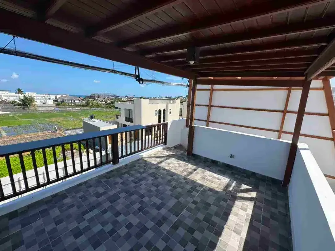 Dijual Vila Mewah & Menawan 3 Lantai dengan Kolam Renang, dan Pemandangan Indah di Cemagi Bali - Image 8 of 10