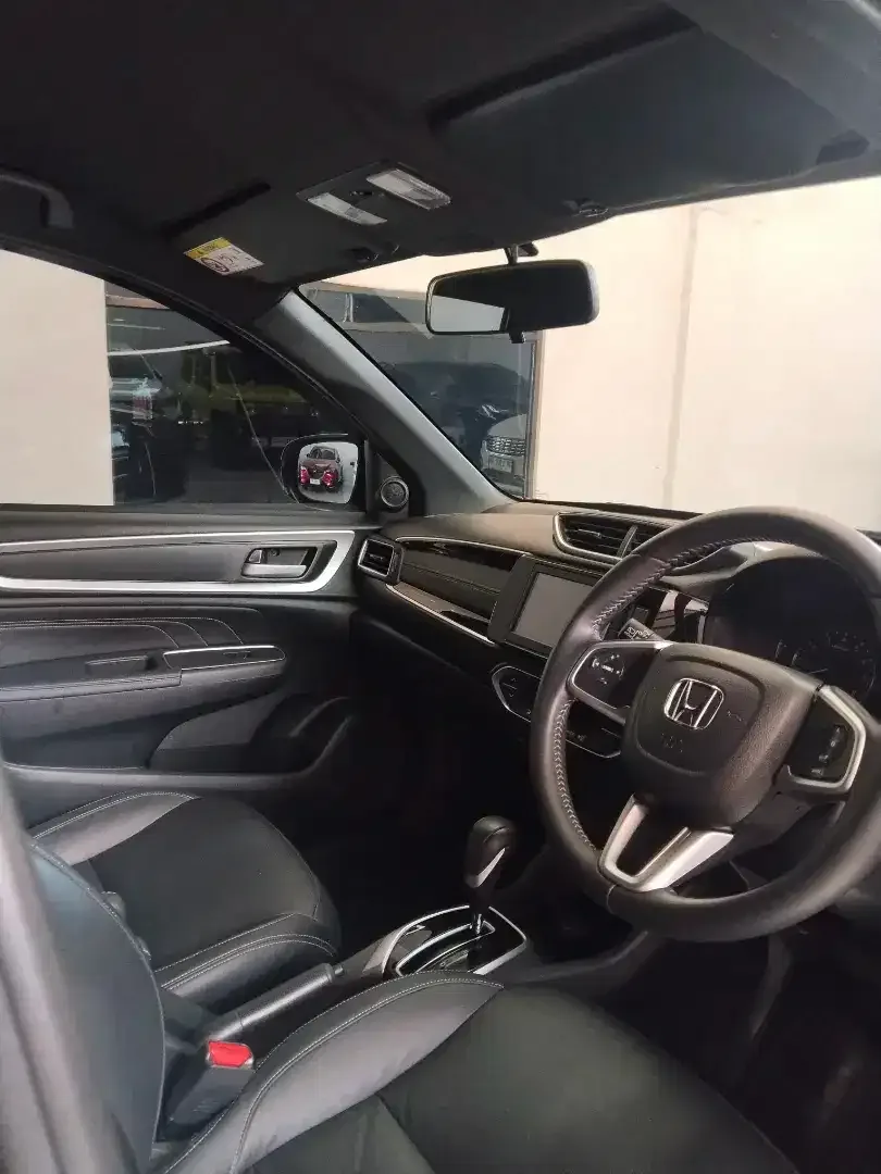 HONDA BR-V PRESTIGE ASLI BALI KM 20 RB SEPERTI BARU - Image 6 of 10