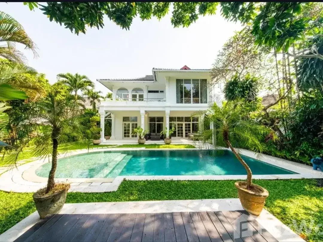 4 Bedroom Villa for rent in Batu Belig, Bali - Image 3 of 10