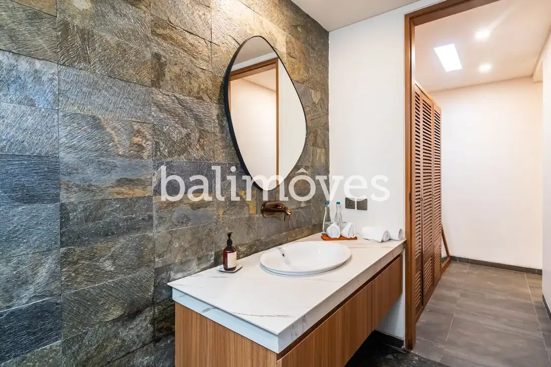 Vila Modern Tiga Kamar Tidur Dalam Kompleks Di Tepi Pantai Sanur - Image 8 of 10