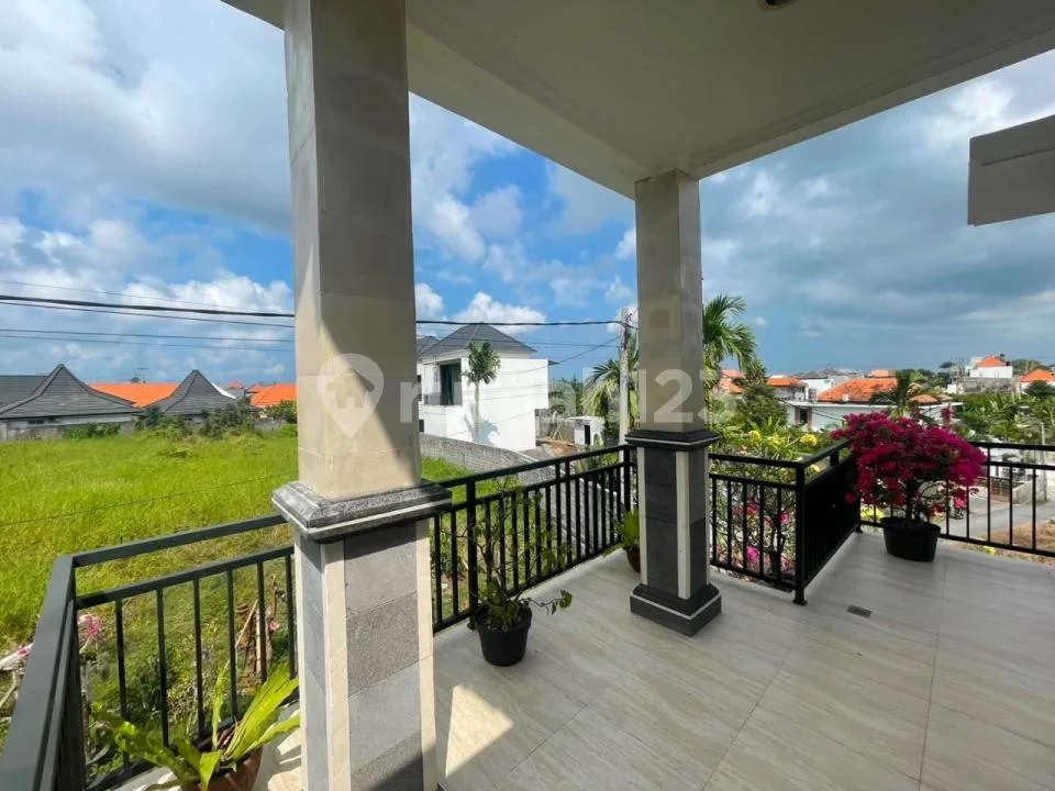 3 Bedrooms House For Rent In Tibubeneng, Canggu - Image 4 of 4