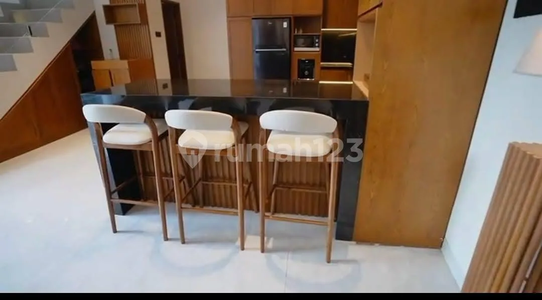 Villa Baru Strategis Dekat Finns With Pool Furnished, Kerobokan - Image 2 of 4
