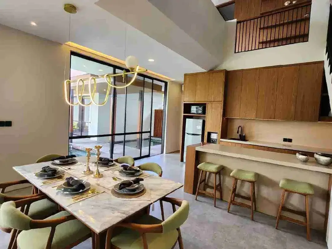 Dijual Luxury Villa 3 bedroom di kawasan elite Jimbaran Hijau dengan one gate system dan  Full Furnished - Image 3 of 10