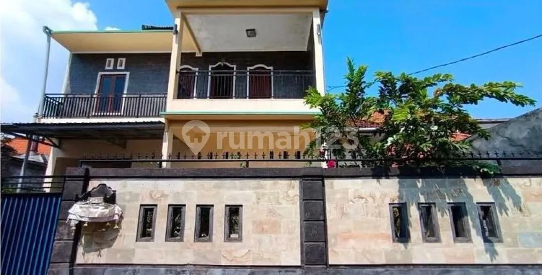 Jual Cepat !!! Rumah 2 Lantai Strategis Pusat Kota Singaraja Bali - Image 1 of 4