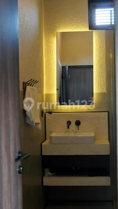 Onsale Rumah Modern 2 Lantai Berlokasi di Batubulan, Gianyar, Bali. - Image 2 of 4