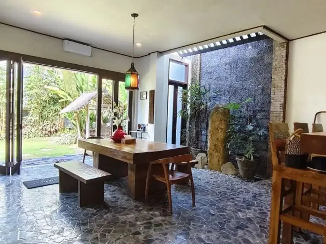 VILLA MODERN TROPIS DI SUDAMALA SANUR DENPASAR - Image 5 of 10