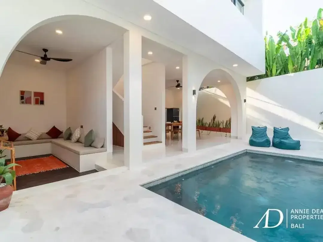 FREEHOLD/LEASEHOLD| MODERN 2-BEDROOM VILLA WITHIN A COMPLEX IN CANGGU - Image 1 of 9