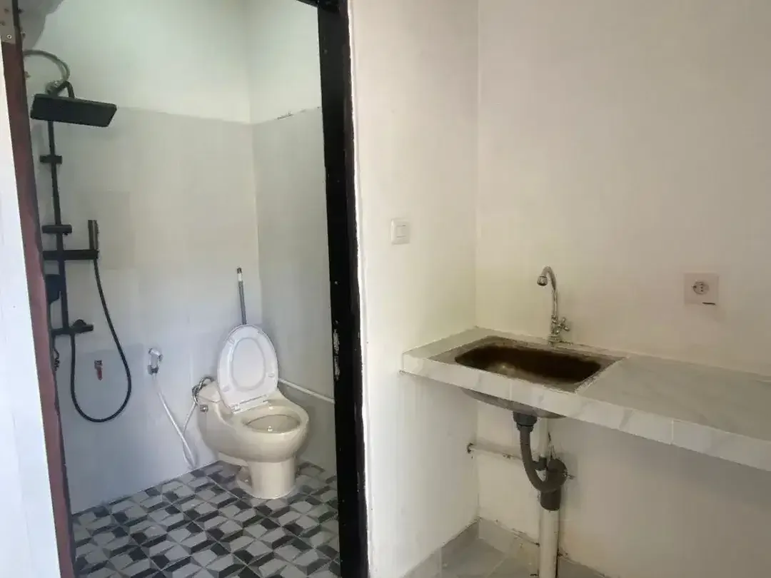 Dijual Cepat Rumah MURAH di Ungasan Dekat GWK dan Pantai Melasti, One Gate System Ada Security 24 Jam - Image 7 of 10
