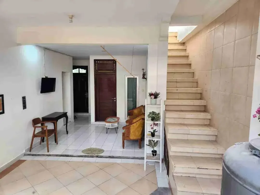 RUMAH LANTAI II DI PADONAN TIBUBENENG CANGGU - Image 2 of 10