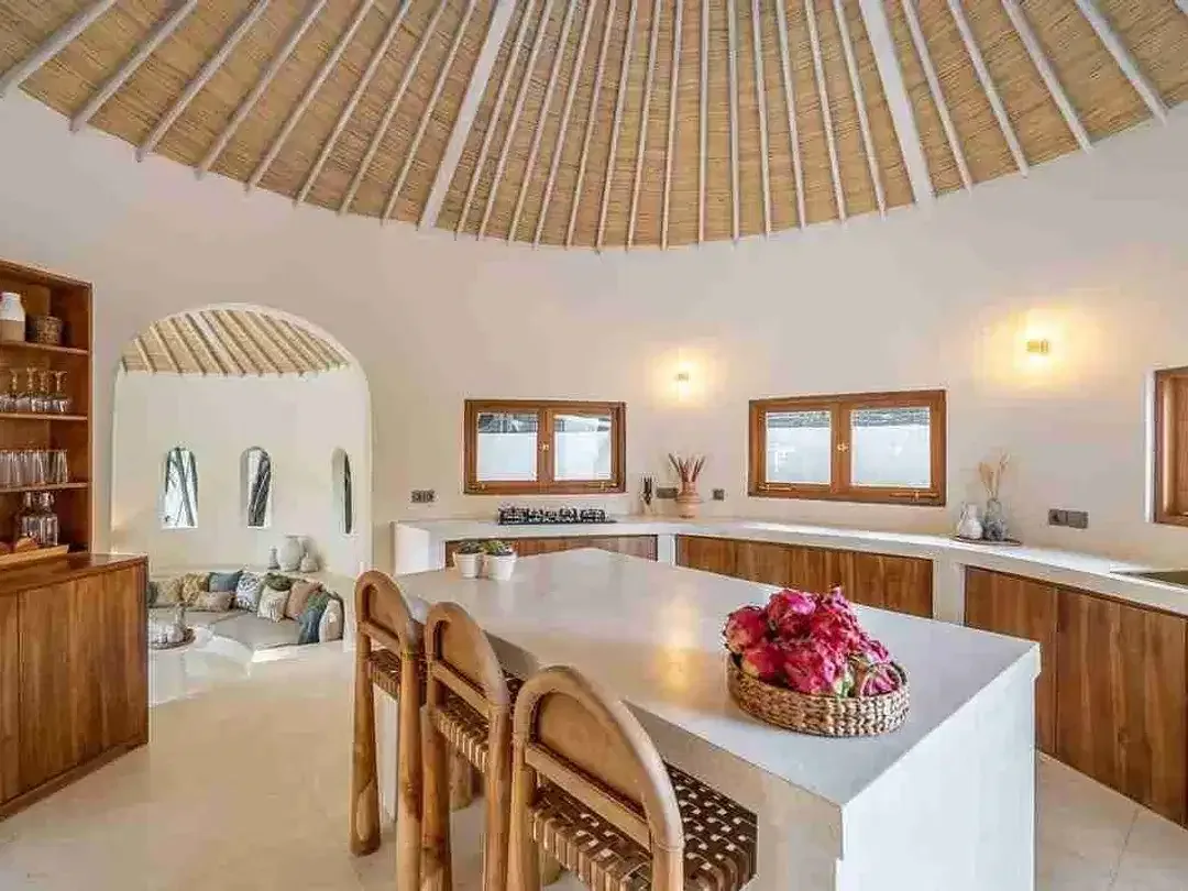 6 BEDROOMS KUNTI VILLA SEMINYAK FOR LONG LEASE SALE - Image 7 of 10