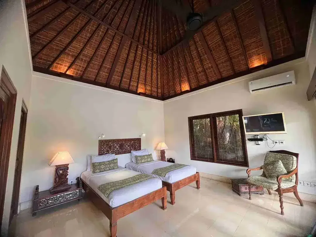 VILLA CLASSIC LUAS, 100 METER DARI PANTAI BATU BOLONG - Image 9 of 10