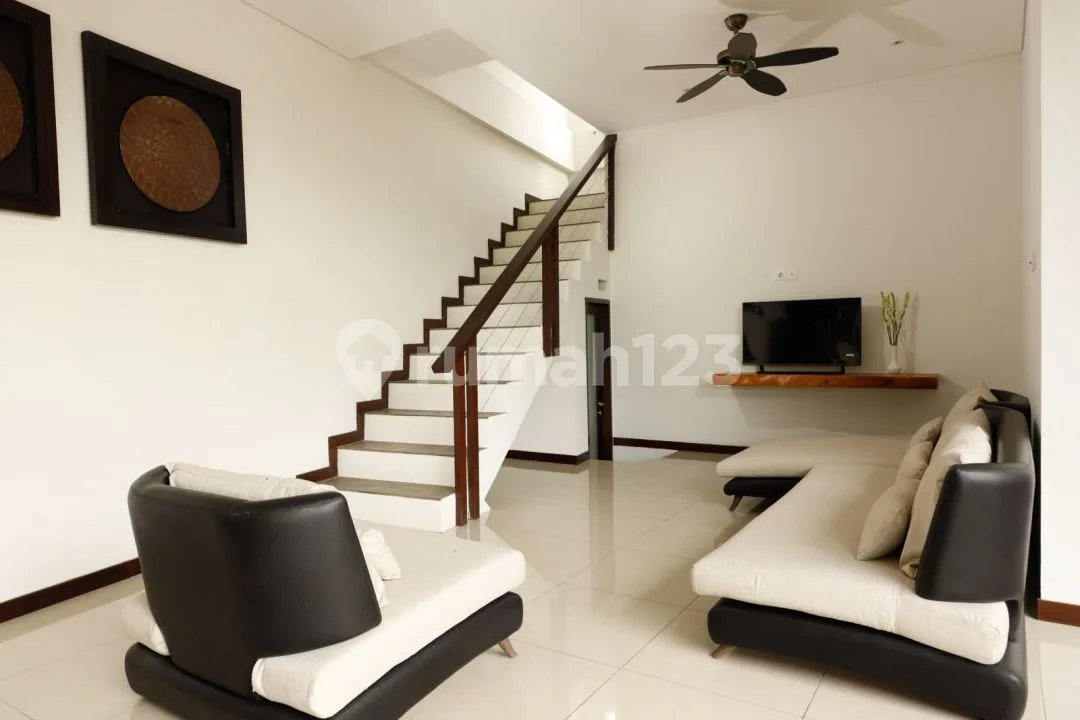 For Sale 3 Bedrooms Stunning Traditional Balinese View Villa Nusa Dua Area - Image 4 of 4