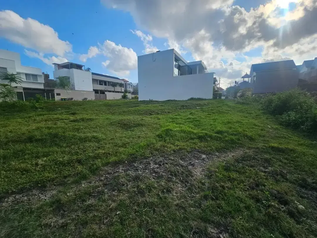 di jual tanah 5 menit pantai pererenan canggu bali lingkungan villa - Image 1 of 9