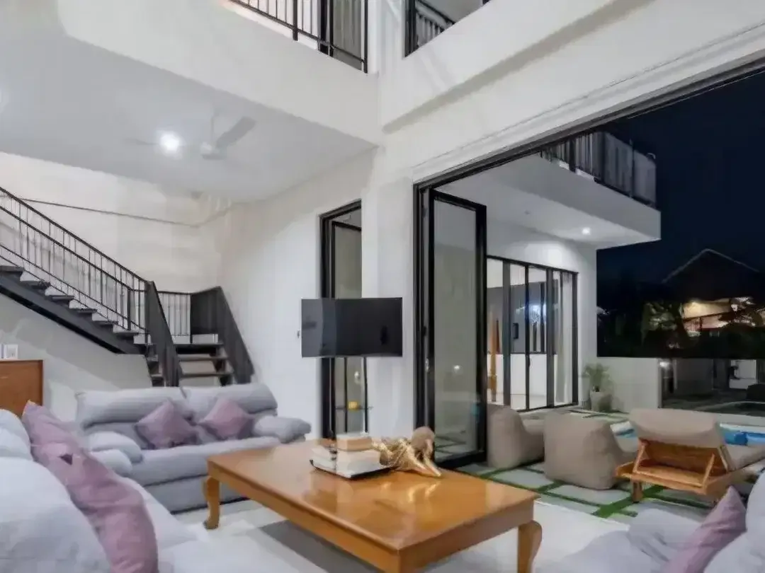 Modern 6 Bedroom Villa Dijual, di Padang Linjong Canggu - Image 2 of 10