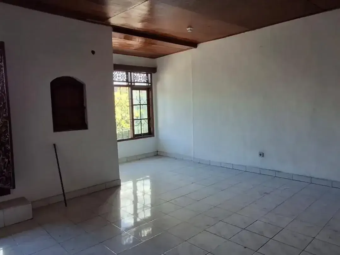 Gedung 2 Lantai 4 Kamar Disewakan di Area Teuku Umar, Denpasar - Image 4 of 10