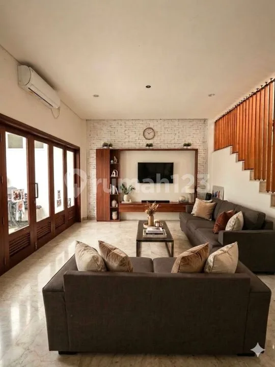 Hunian Nyaman Rumah 1 Lantai Jual Lokasi Sanur - Image 1 of 4