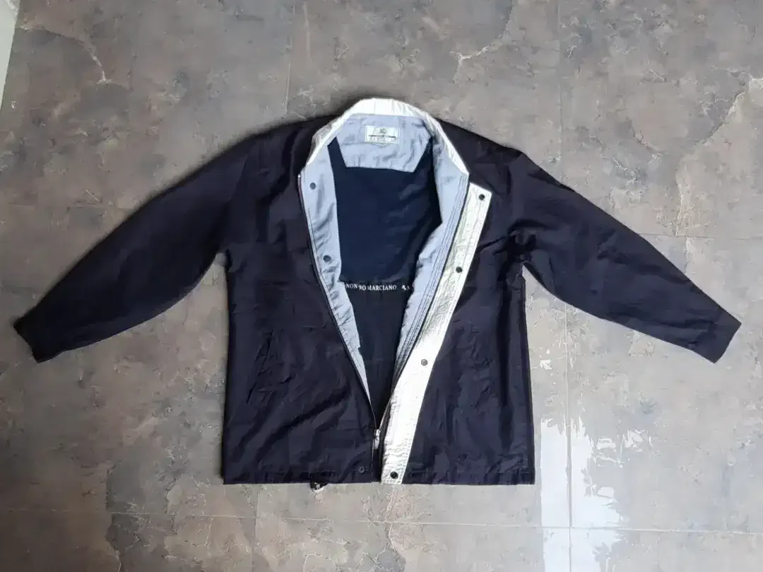 Jaket Marciano Original - Image 2 of 3
