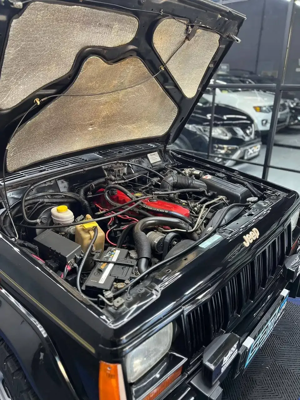 JEEP CHEROKEE 4.0 LIMITED 1997 HITAM AT - Image 6 of 10