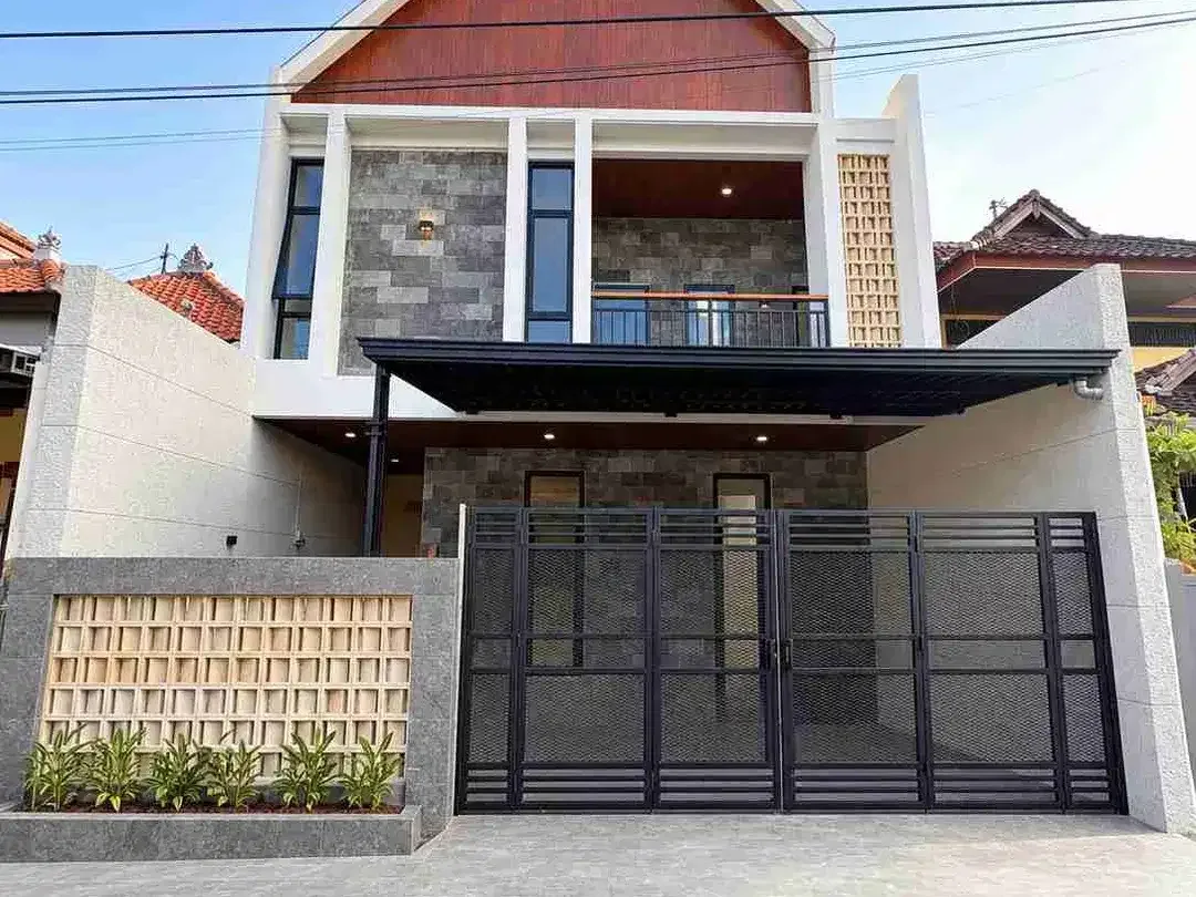DIJUAL RUMAH 2 LANTAI MUMBUL PERMAI - Image 1 of 8