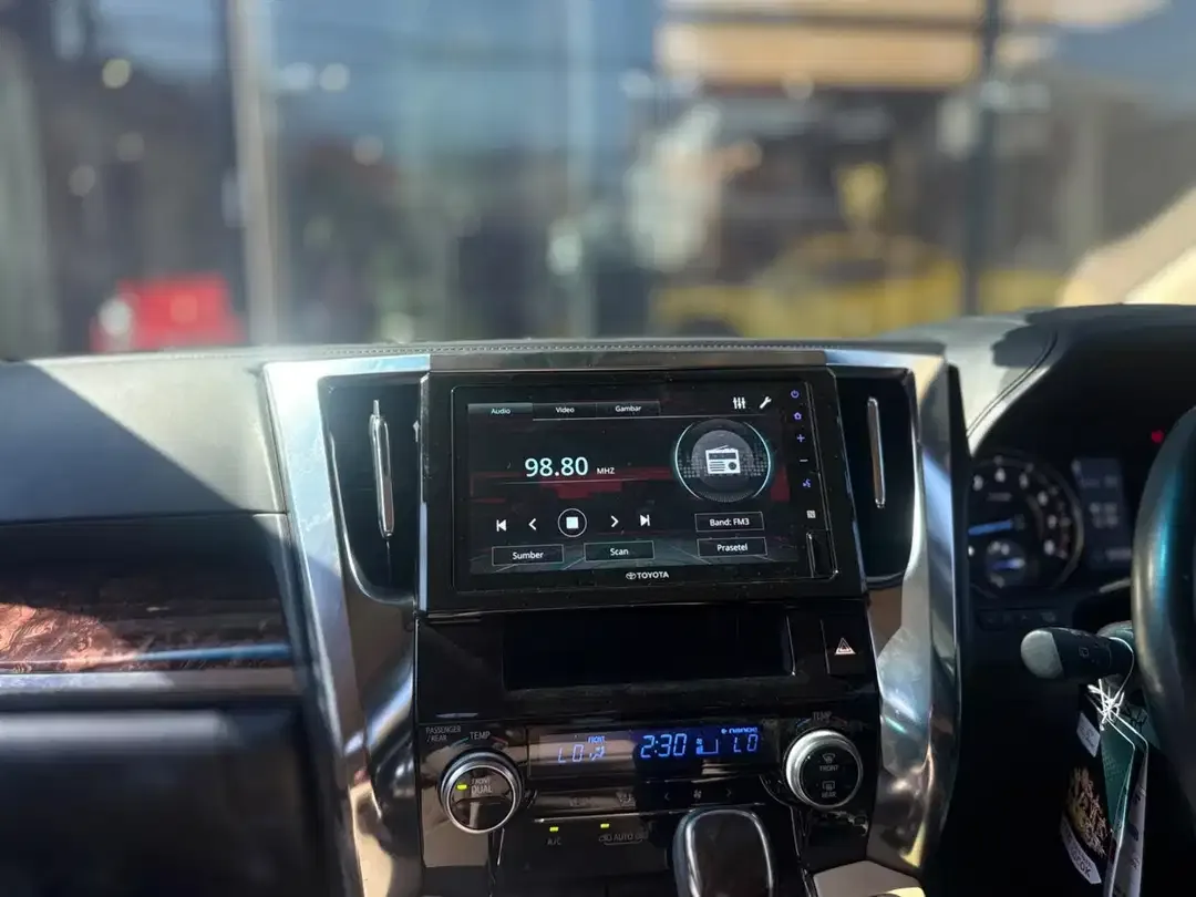 TOYOTA ALPHARD 2.5 G A/T 2022 - Image 6 of 10