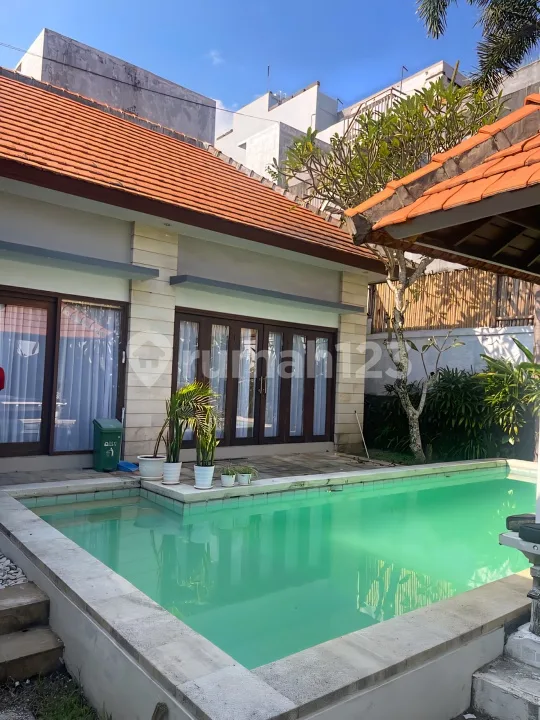 Villa 2 Kamar di Umalas dengan Taman dan Pool Semi Furnished - Image 1 of 4