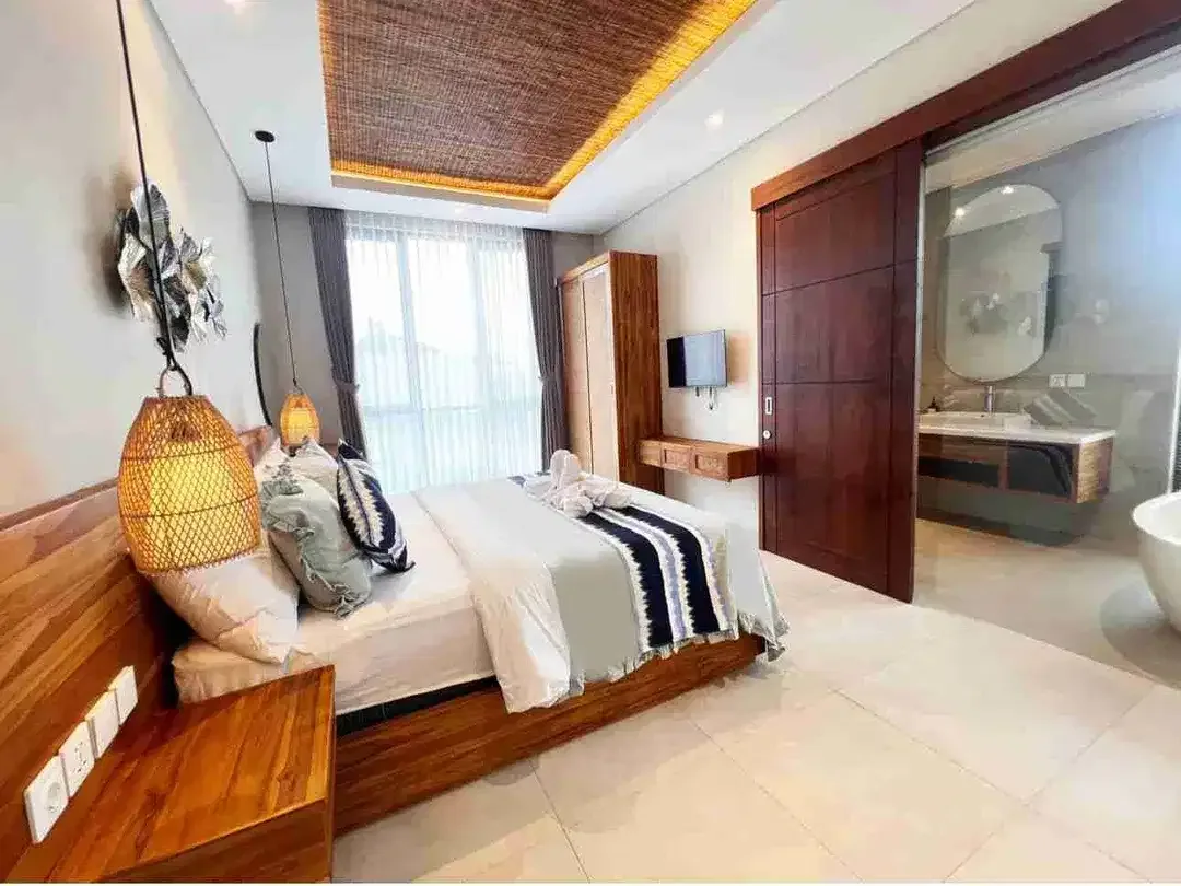 3 BEDROOMS VILLA DI BATU BOLONG CANGGU FOR RENT - Image 2 of 10