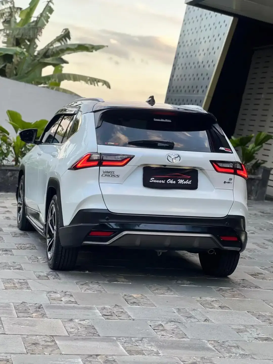 Yaris Cross GR Hybrid 2023 Asli Bali Low KM 11rb - Image 10 of 10
