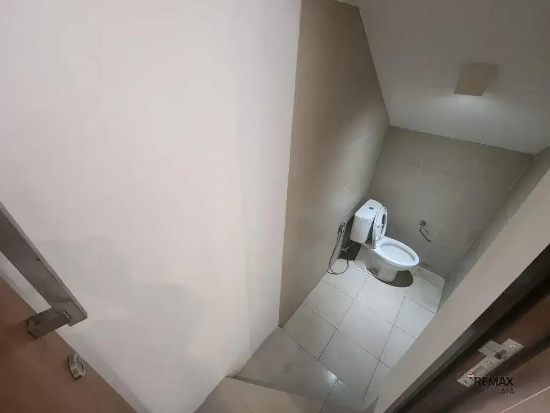 Rumah 2 Lantai non furnished Dijual, di Citraland Denpasar Utara - Image 7 of 10