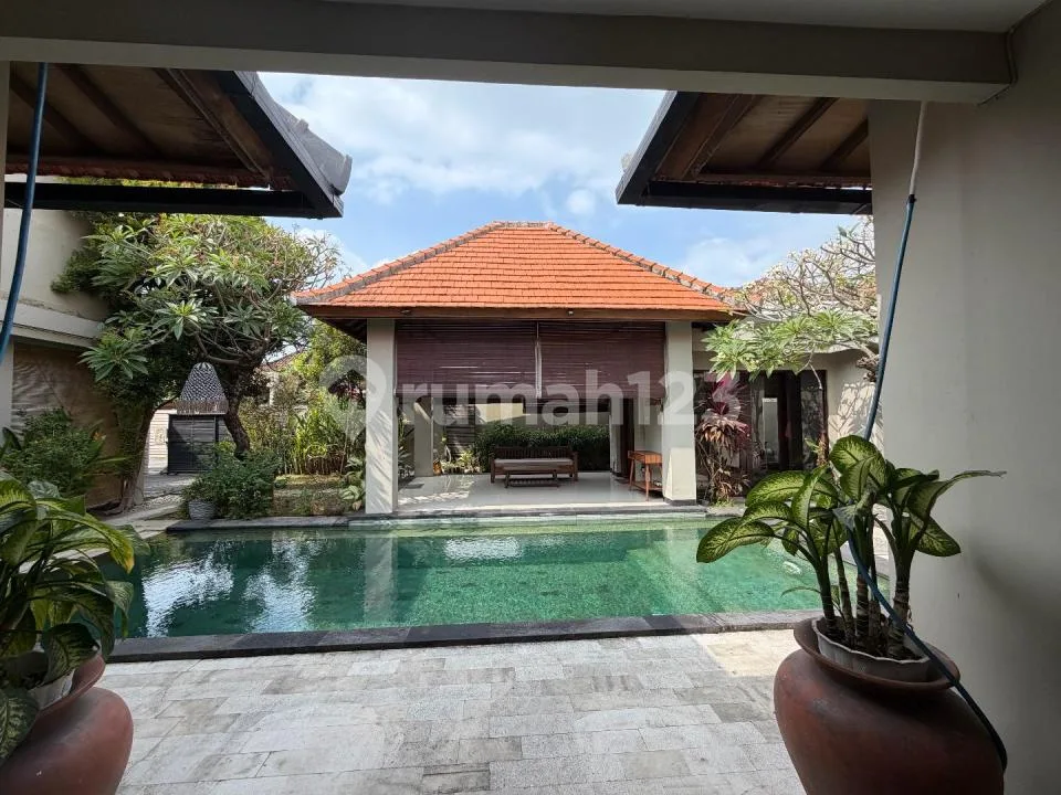 Villa 3Br dengan Private Pool Disewakan di Tukad Balian Sanur - Image 1 of 4
