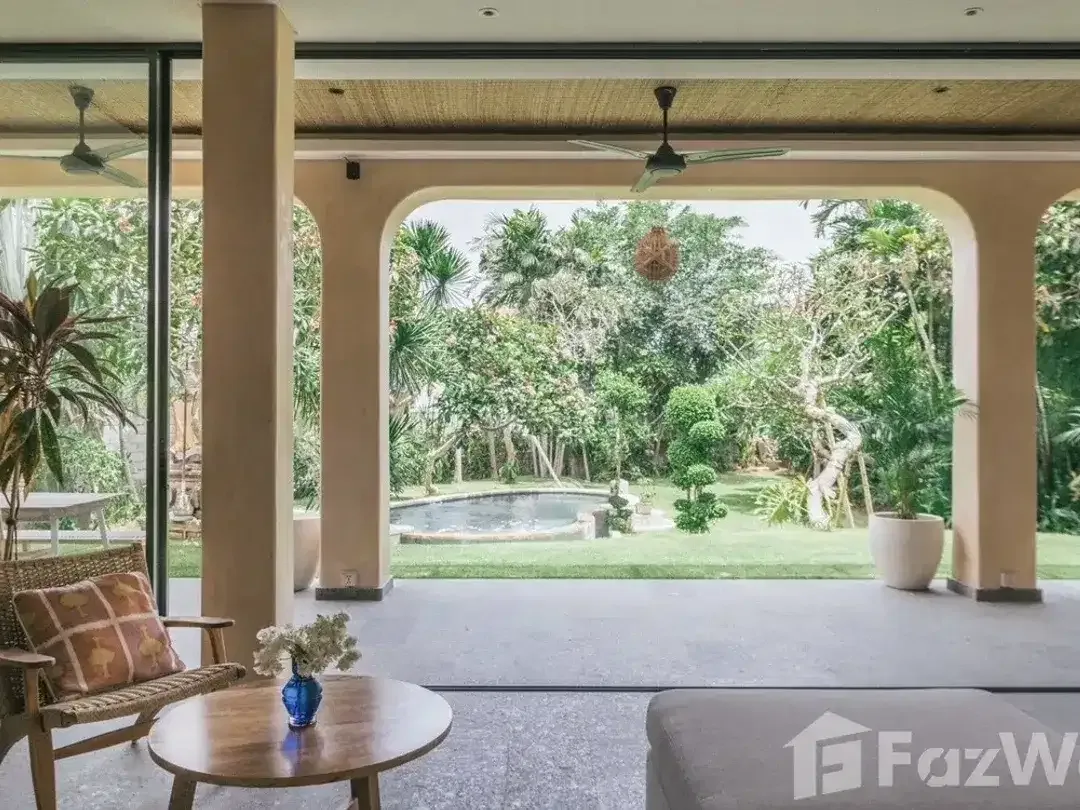 4 Bedroom Villa for rent in Batu Bolong, Bali - Image 2 of 7