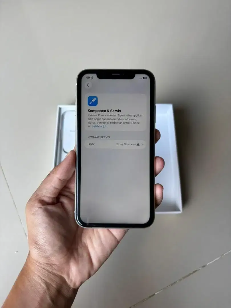 iPhone 11 64GB White inter - Image 4 of 8