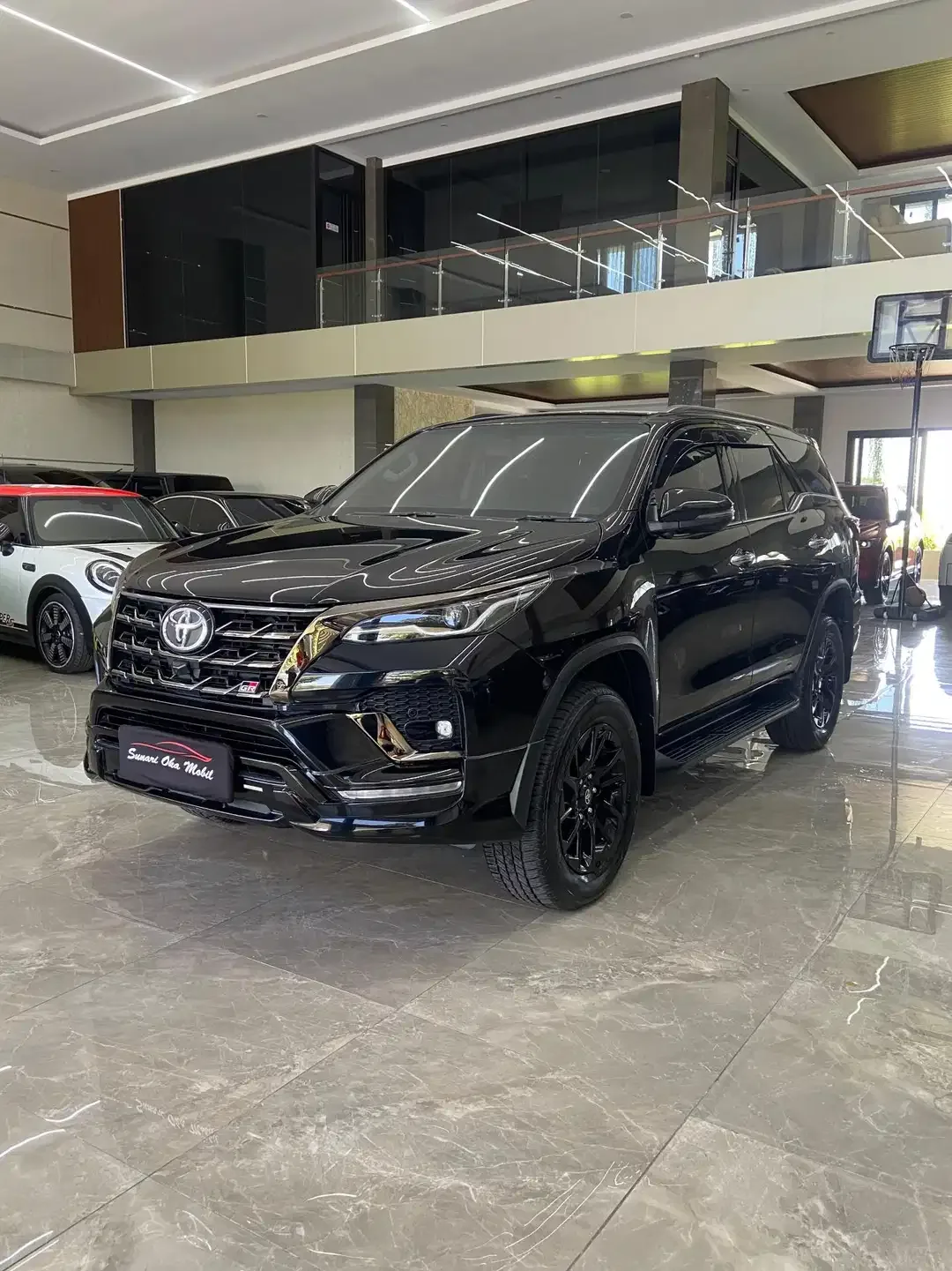 Fortuner GR 2023 Asli Bali Low KM 10rb - Image 2 of 10
