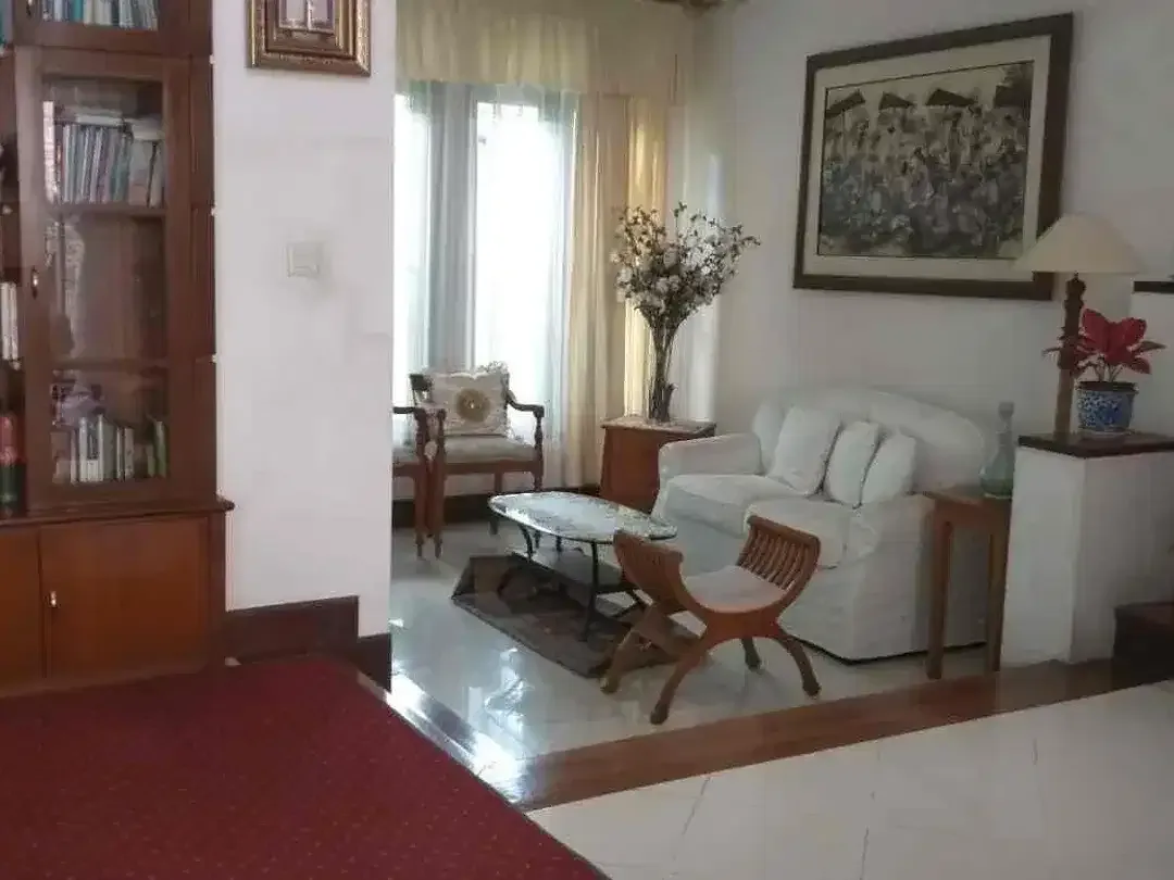 Dijual Rumah Pusat Kota di Renon - Image 8 of 10