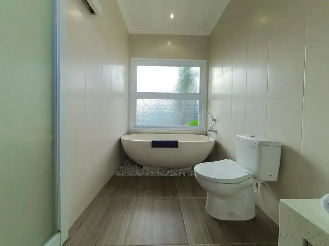Vila 2 Kamar Tidur yang Luas dan Terjangkau untuk Disewa Tahunan di Sanur, Bali - Image 4 of 10