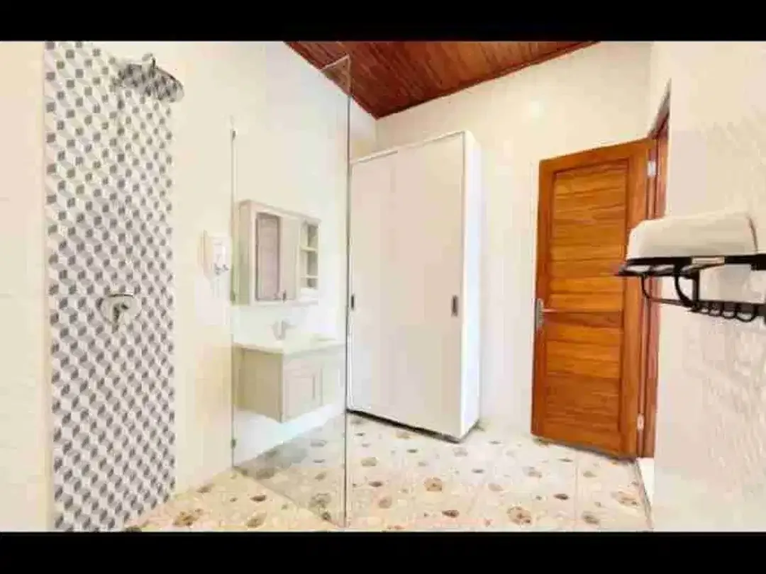 Villa jalan utama Pantai seseh fully furnished SHM ada NIB - Image 8 of 10