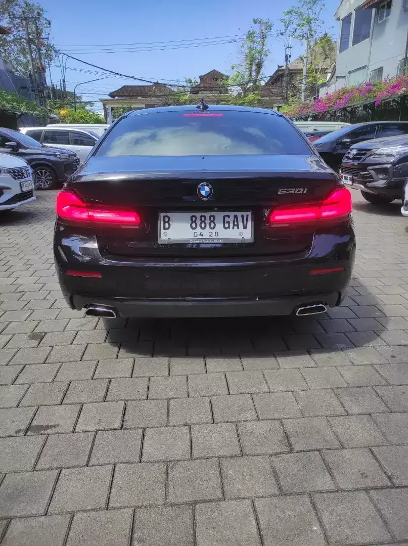 BMW 530i opulence 2.0 AT turbo 2023 - Image 2 of 10