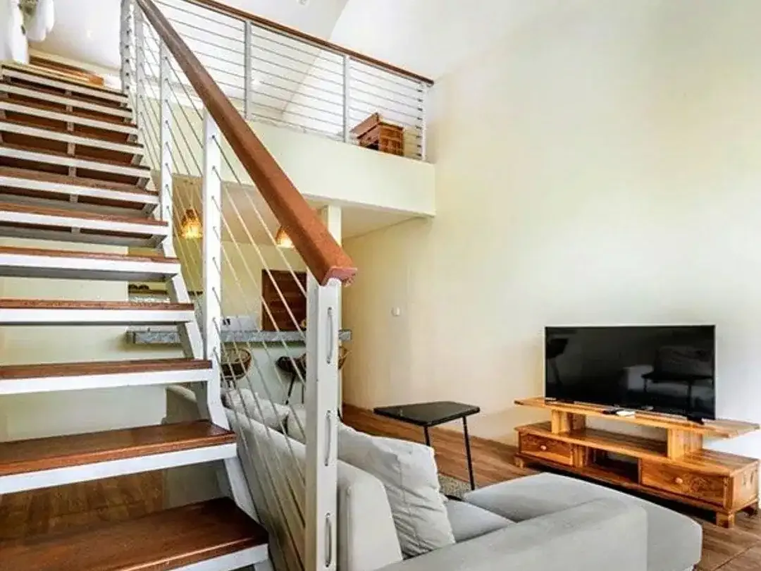Amr-137.And | Stylish Mel's Loft Apartment For Monthly Rent In Seminyak, Bali - Image 2 of 10